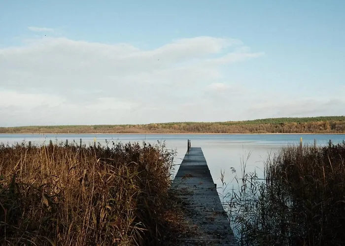 Bluestar Am Storkower Inkl Badesteg Und Gartensauna アパート